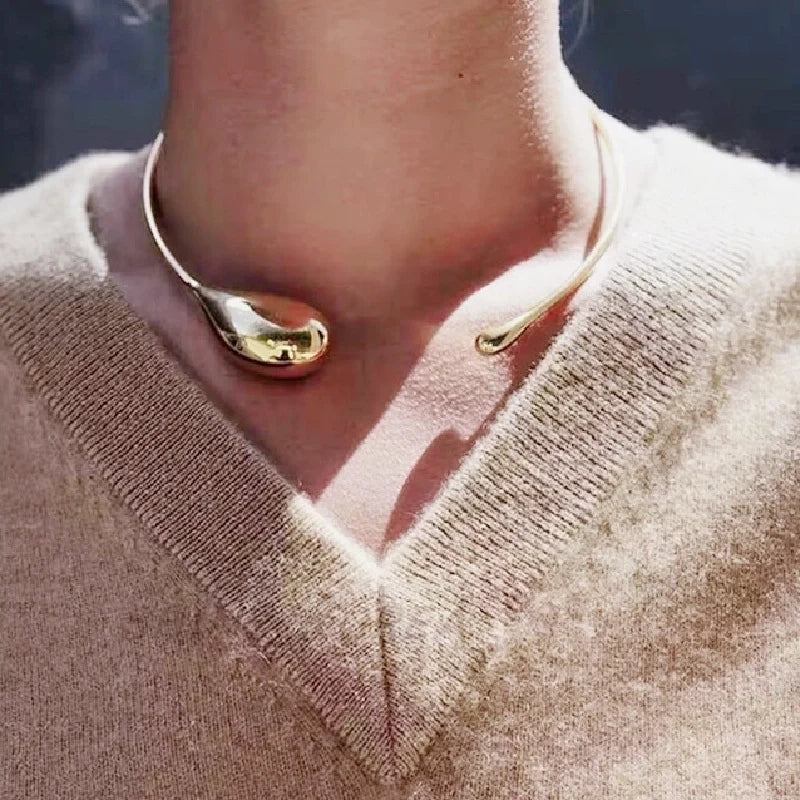 Collana rigida a goccia